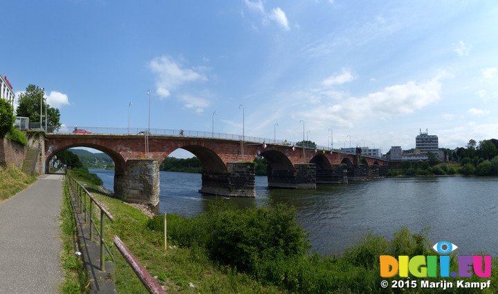 FZ017875-79 Roman bridge in Trier